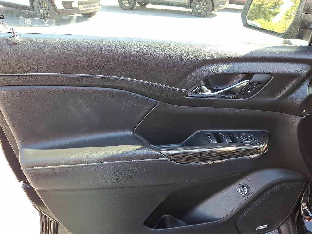 used 2023 GMC Acadia car, priced at $30,594