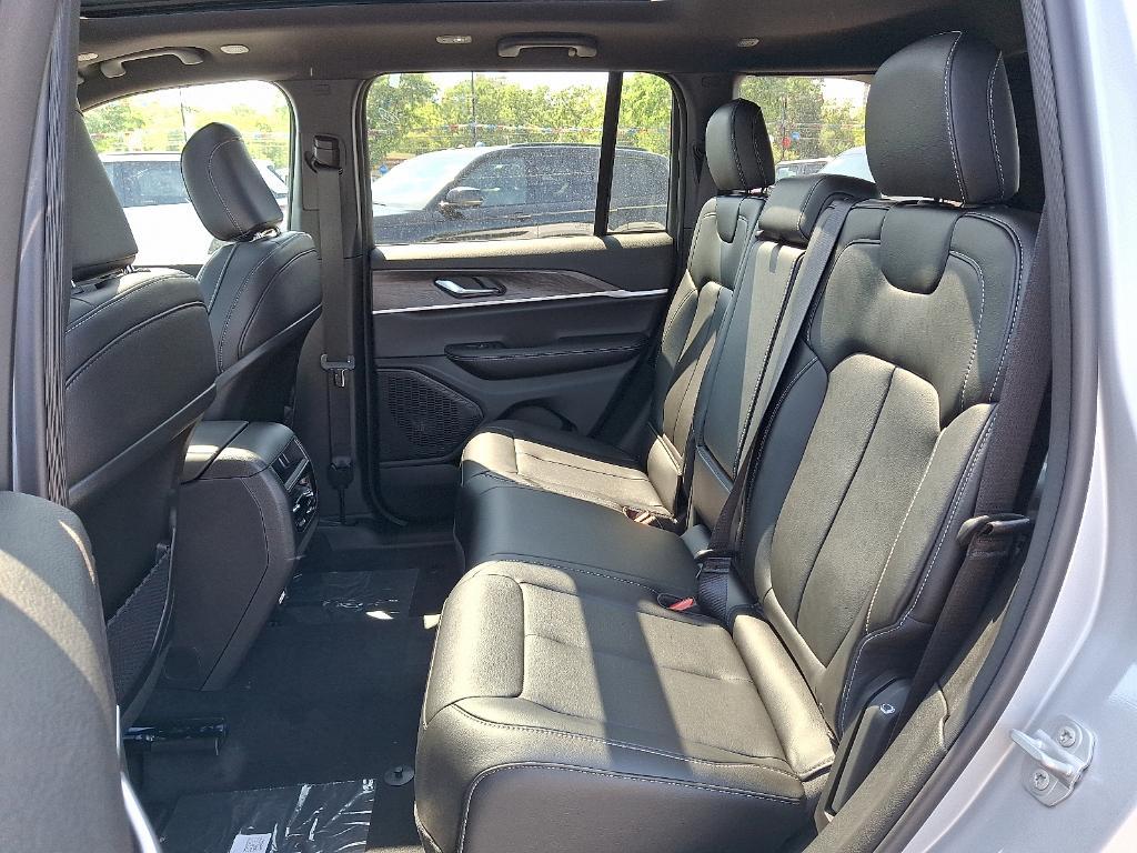 new 2025 Jeep Grand Cherokee car, priced at $52,735