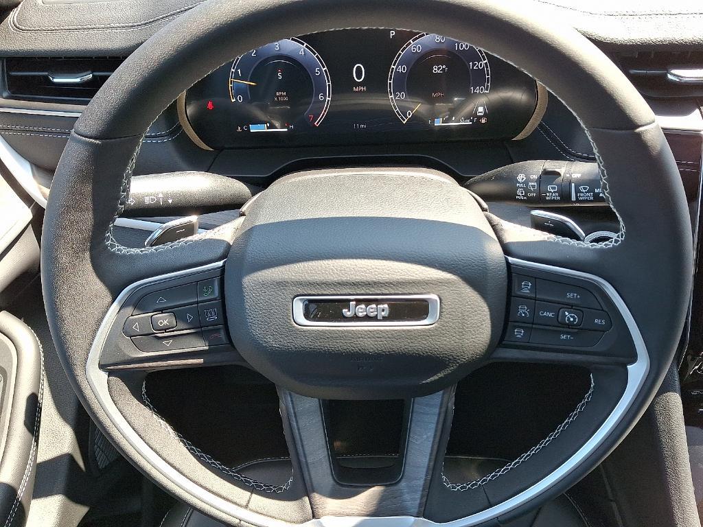 new 2025 Jeep Grand Cherokee car, priced at $52,735