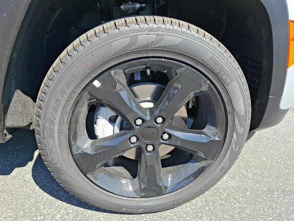 new 2025 Jeep Grand Cherokee car, priced at $52,735