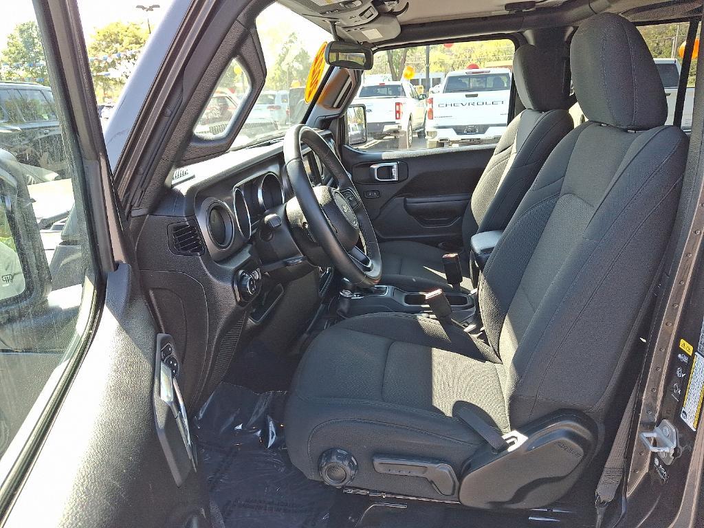 used 2022 Jeep Gladiator car, priced at $34,694