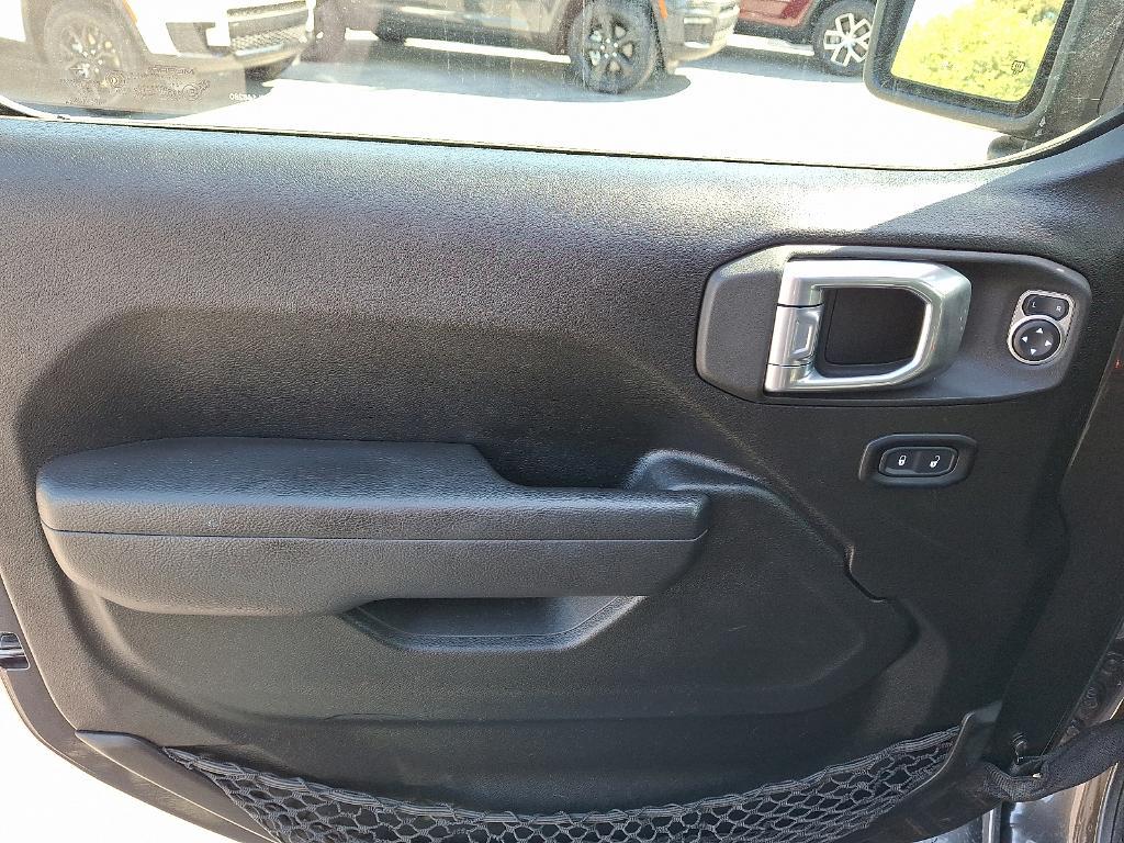 used 2022 Jeep Gladiator car, priced at $34,694