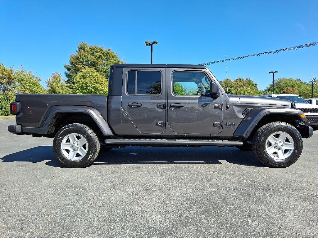 used 2022 Jeep Gladiator car, priced at $34,694