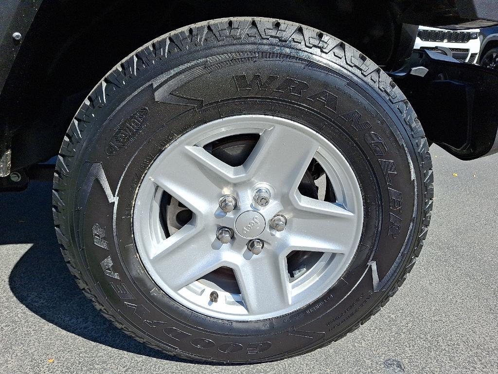 used 2022 Jeep Gladiator car, priced at $34,694