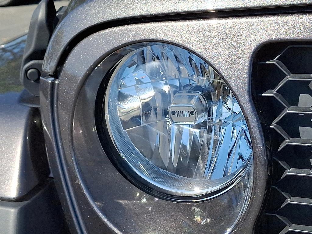 used 2022 Jeep Gladiator car, priced at $34,694