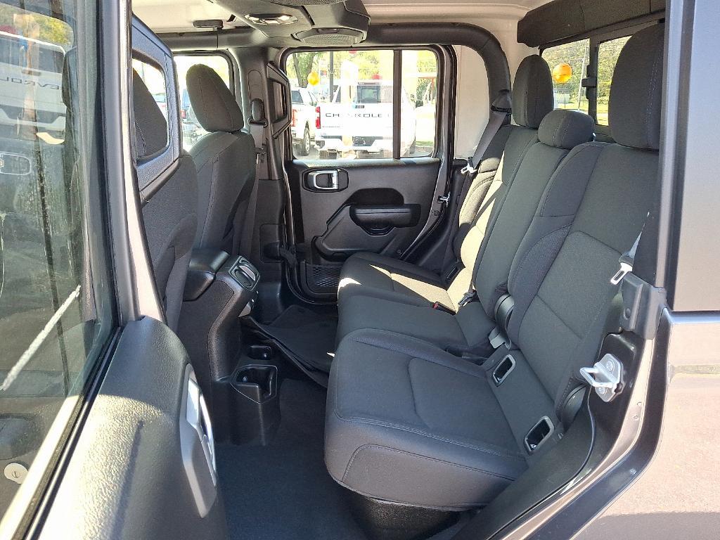 used 2022 Jeep Gladiator car, priced at $34,694