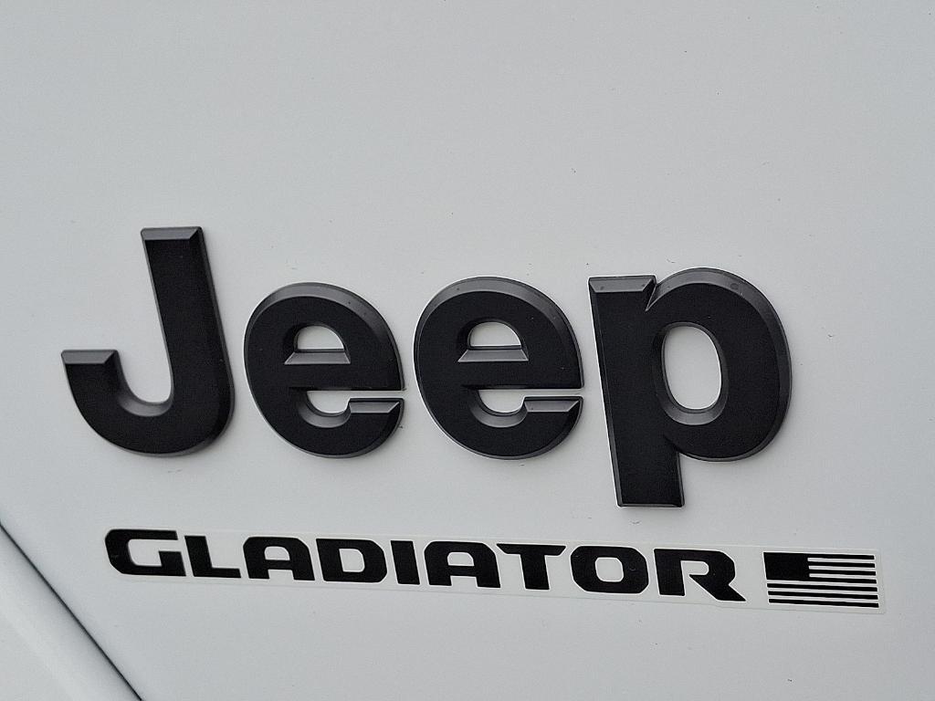 new 2025 Jeep Gladiator car, priced at $48,815