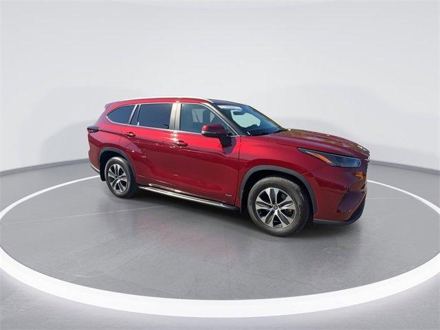 used 2024 Toyota Highlander car, priced at $47,588
