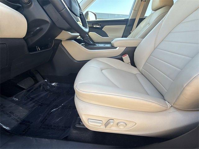 used 2024 Toyota Highlander car, priced at $47,588