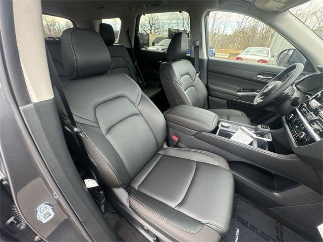 new 2025 Nissan Pathfinder car, priced at $43,236