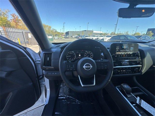 new 2025 Nissan Pathfinder car, priced at $35,932