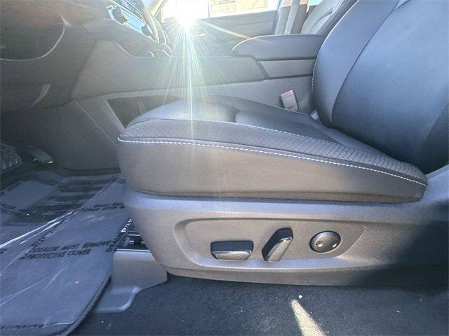new 2025 Nissan Pathfinder car, priced at $35,932