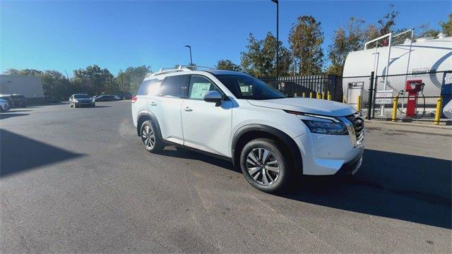 new 2025 Nissan Pathfinder car, priced at $35,932