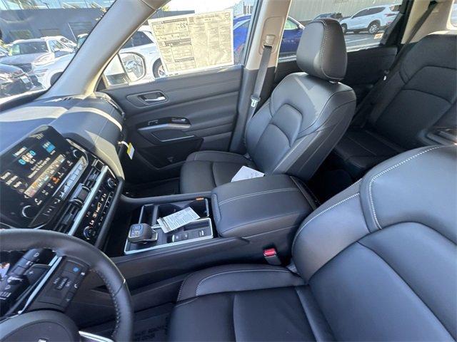 new 2025 Nissan Pathfinder car, priced at $35,932