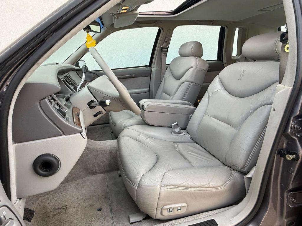 used 1995 Lincoln Town Car car, priced at $21,980