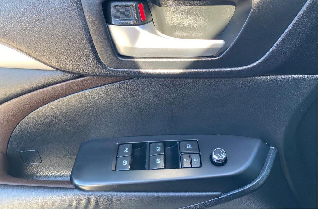 used 2015 Toyota Highlander car, priced at $19,990