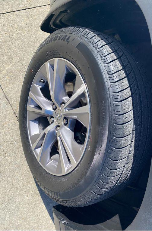 used 2015 Toyota Highlander car, priced at $19,990