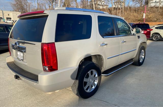 used 2007 Cadillac Escalade car, priced at $10,990