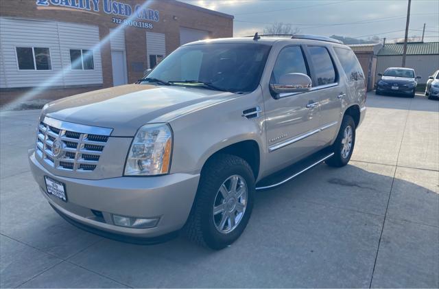 used 2007 Cadillac Escalade car, priced at $10,990