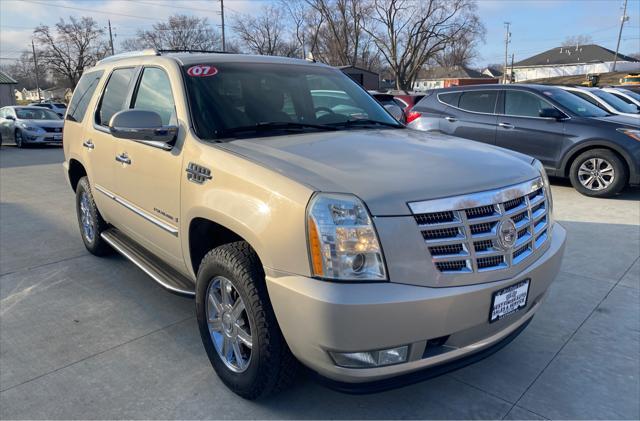 used 2007 Cadillac Escalade car, priced at $10,990