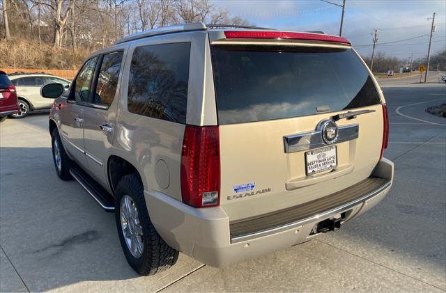 used 2007 Cadillac Escalade car, priced at $10,990