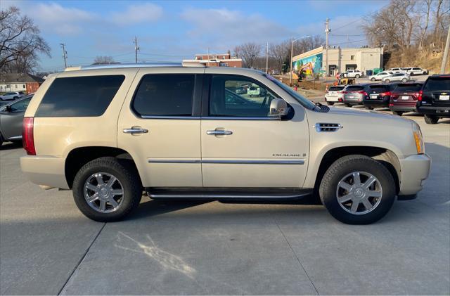 used 2007 Cadillac Escalade car, priced at $10,990