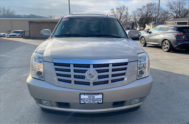 used 2007 Cadillac Escalade car, priced at $10,990