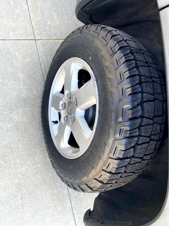 used 2012 Jeep Grand Cherokee car, priced at $10,990