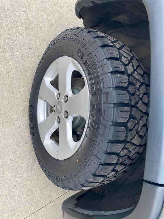 used 2012 Jeep Grand Cherokee car, priced at $12,990