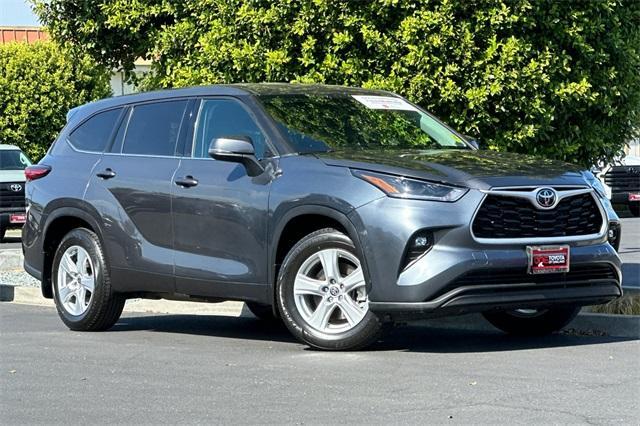 used 2022 Toyota Highlander car, priced at $32,982