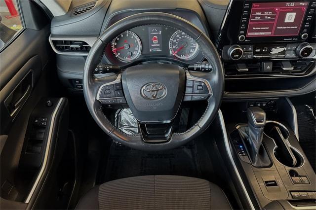 used 2021 Toyota Highlander car, priced at $27,461