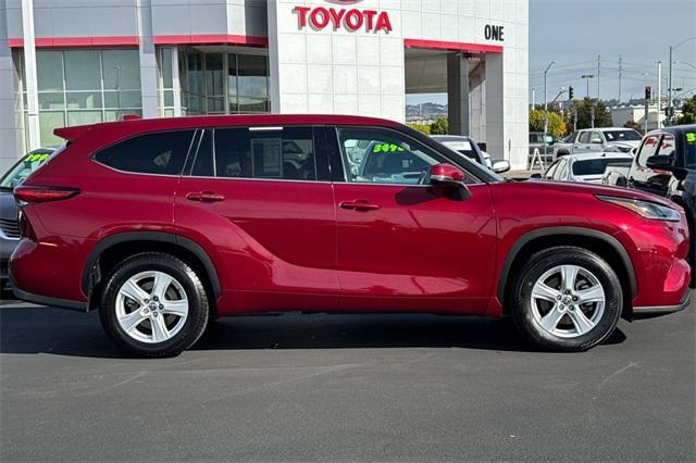 used 2021 Toyota Highlander car, priced at $27,461