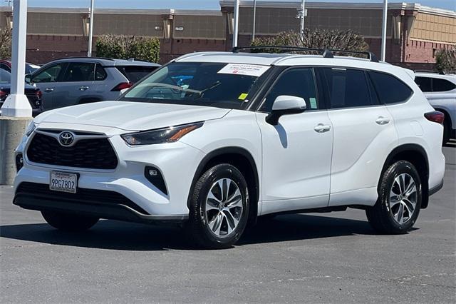 used 2022 Toyota Highlander car, priced at $42,981