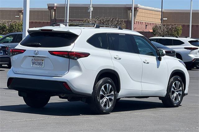 used 2022 Toyota Highlander car, priced at $39,584