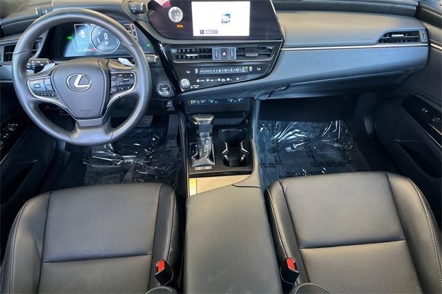used 2025 Lexus ES 300h car, priced at $43,462