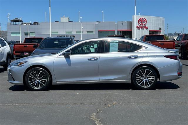 used 2025 Lexus ES 300h car, priced at $43,462