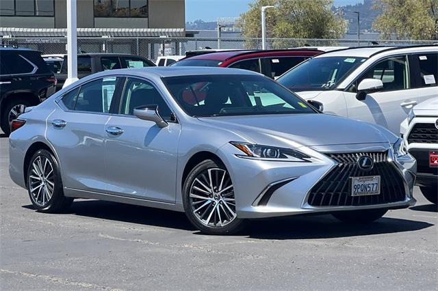 used 2025 Lexus ES 300h car, priced at $43,462
