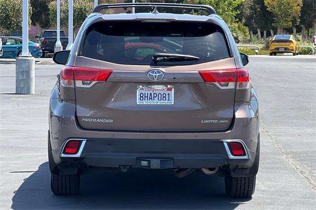 used 2018 Toyota Highlander car