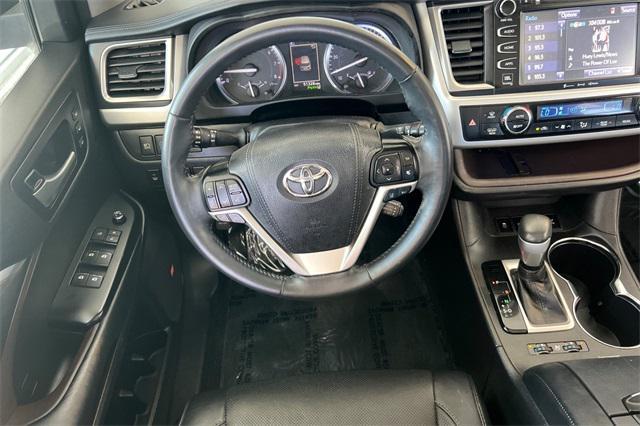 used 2018 Toyota Highlander car, priced at $29,564