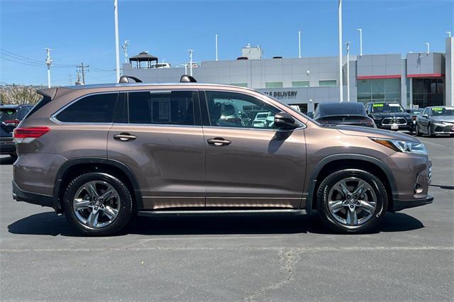 used 2018 Toyota Highlander car, priced at $29,564