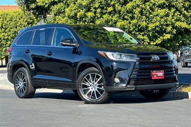 used 2017 Toyota Highlander car, priced at $22,484