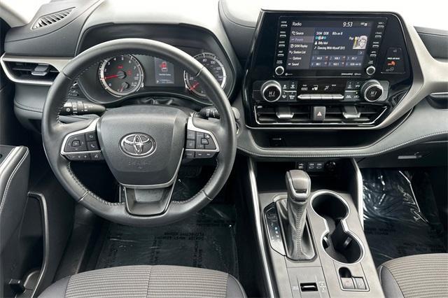 used 2022 Toyota Highlander car, priced at $34,981