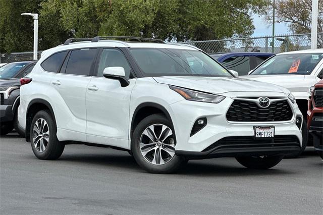 used 2023 Toyota Highlander car, priced at $40,961