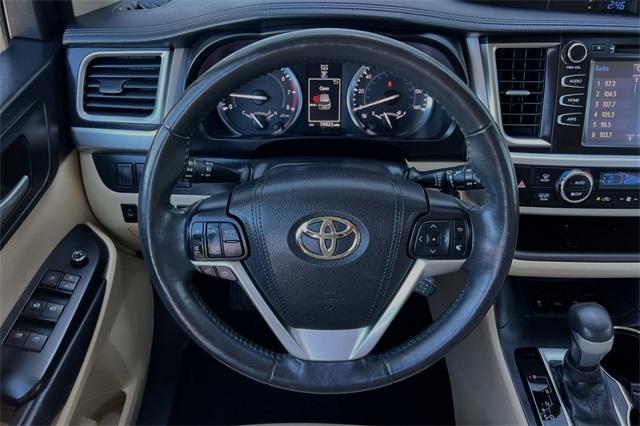 used 2015 Toyota Highlander car, priced at $23,981