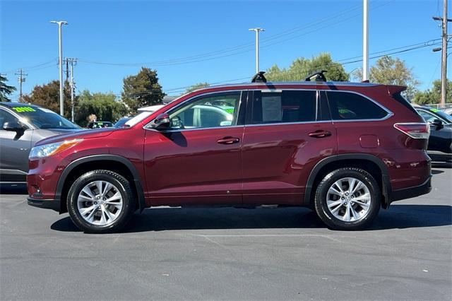 used 2015 Toyota Highlander car, priced at $23,981