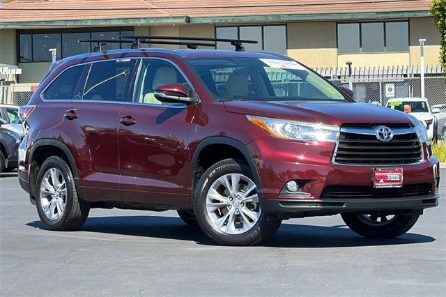 used 2015 Toyota Highlander car, priced at $23,981