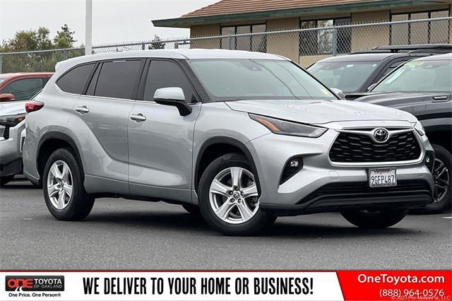 used 2023 Toyota Highlander car, priced at $28,961