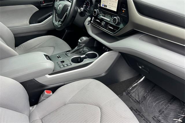 used 2023 Toyota Highlander car, priced at $28,961