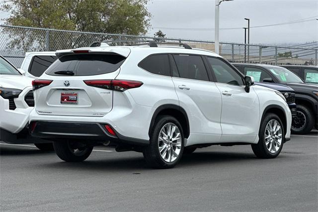 used 2023 Toyota Highlander Hybrid car, priced at $50,981