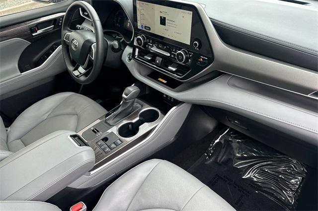 used 2023 Toyota Highlander Hybrid car, priced at $50,981
